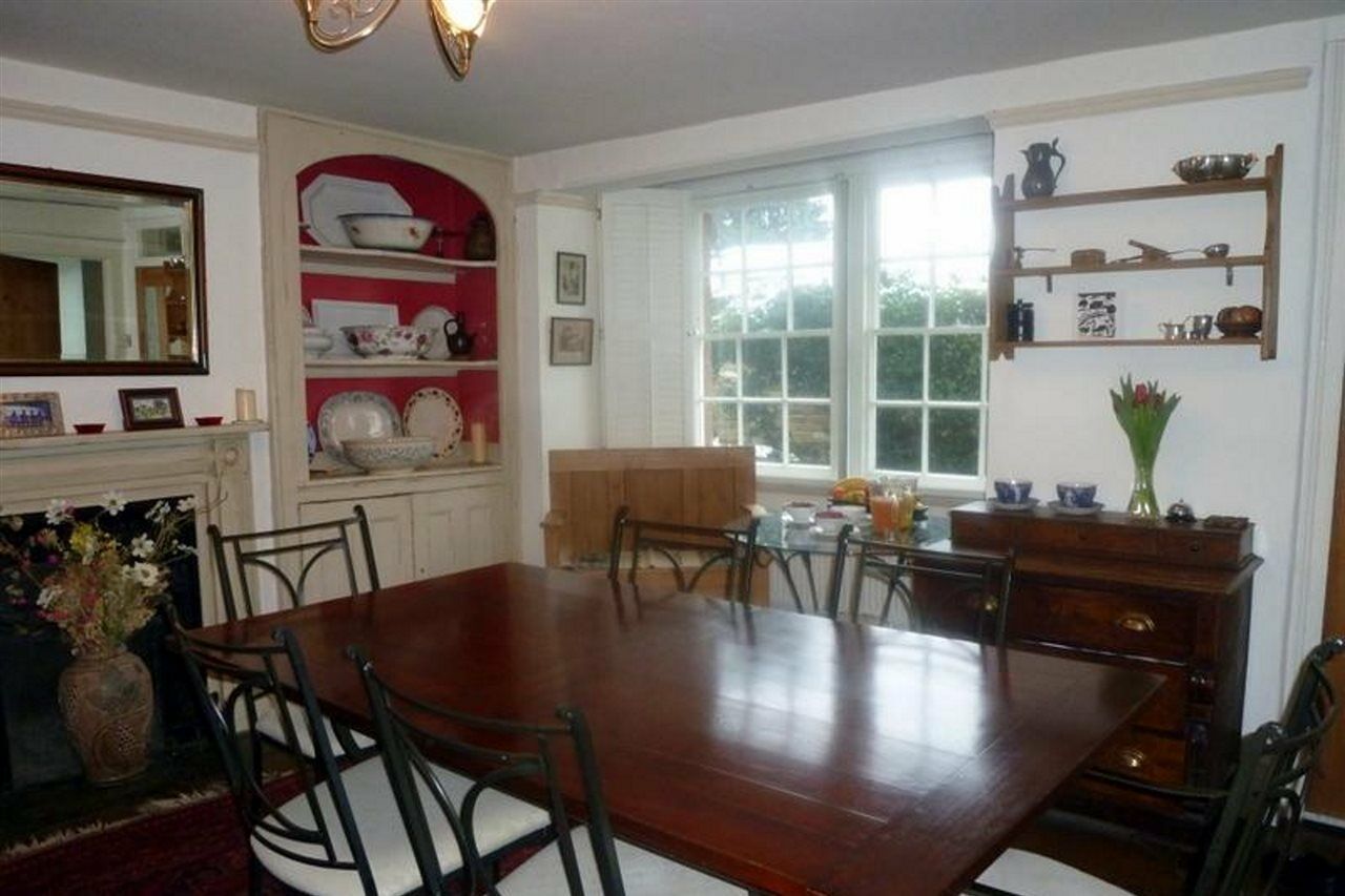 Manor Cottage Bed And Breakfast Windsor Exterior photo